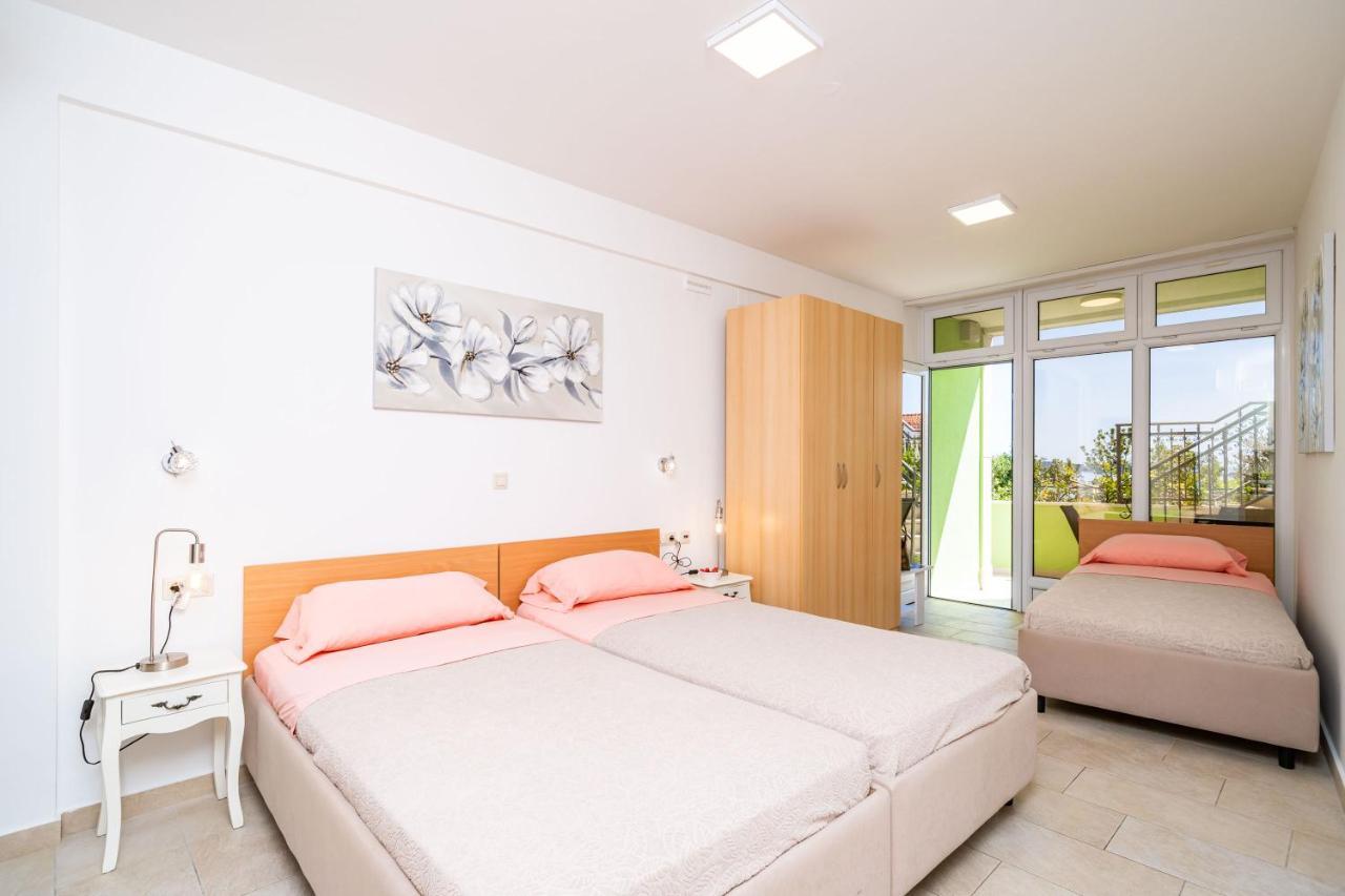 Paradise Apartment *